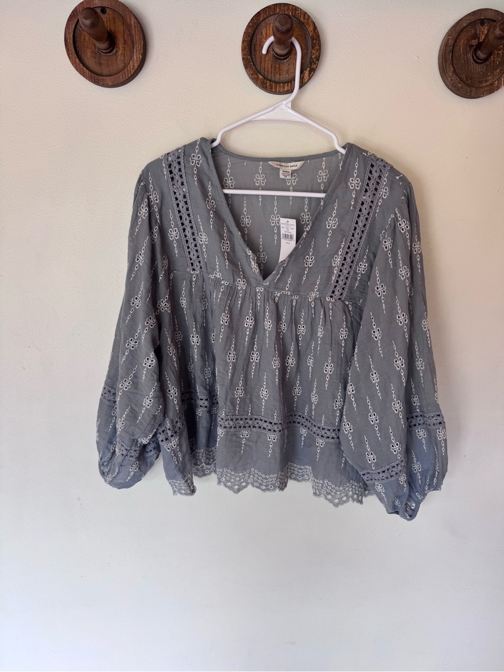 American Eagle blue eyelet Boho Lace-Trim Peasant Blouse size medium NEW! - Picture 6 of 11